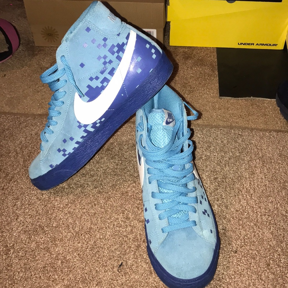 Blue and white blazer high nike’s